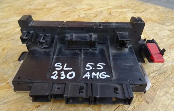 Mercedes-Benz SL AMG R230 SAM control unit a2305453032