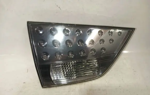 Mitsubishi Outlander Tailgate rear/tail lights A046017 100108309 4L0970V