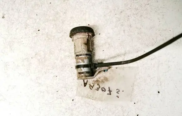 Iveco Daily 30.8 - 9 Front door lock (next to the handle) 