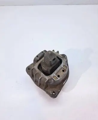 Engine mount bracket