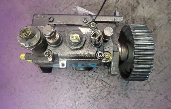 Mazda 323 Fuel injection high pressure pump RF4F13800