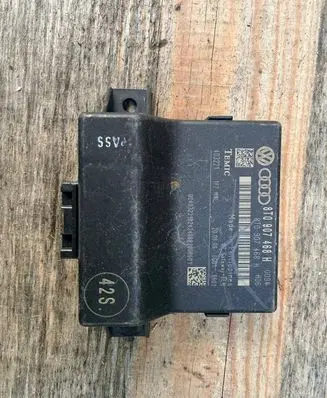 Audi A4 S4 B6 8E 8H Gateway control module 8T0907468H