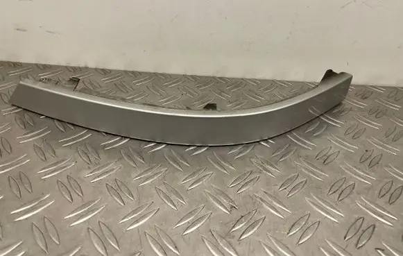 BMW 7 E65 E66 Rear/tail light trim molding 7155446
