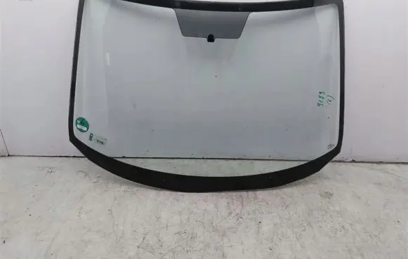 Mazda 3 Front windscreen/windshield window 