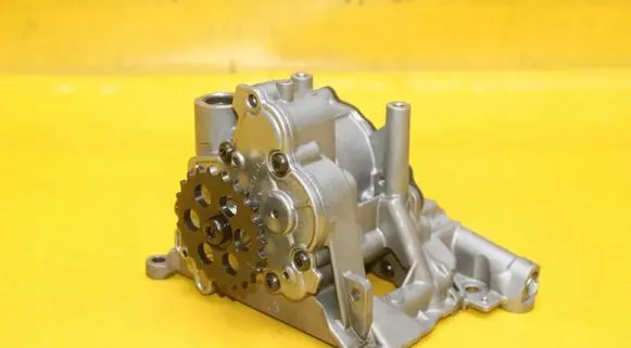 BMW X3 F25 Oil pump 7823009
