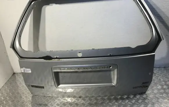Mitsubishi Space Wagon Tailgate/trunk/boot lid