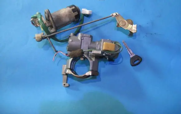 Mazda 626 Ignition lock SL28 SL17