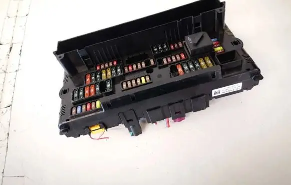 BMW 5 GT F07 Fuse box set 317033442 3-1703344-2