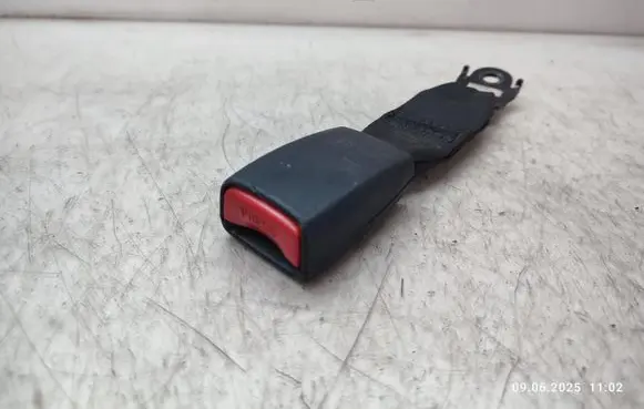 Rear seatbelt buckle