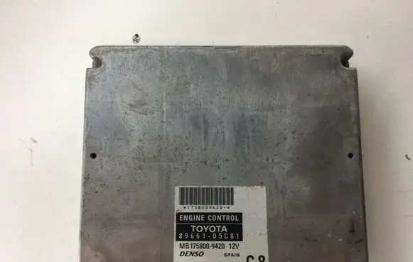 Toyota Avensis T250 Engine control unit/module 8966105C81 1758009420