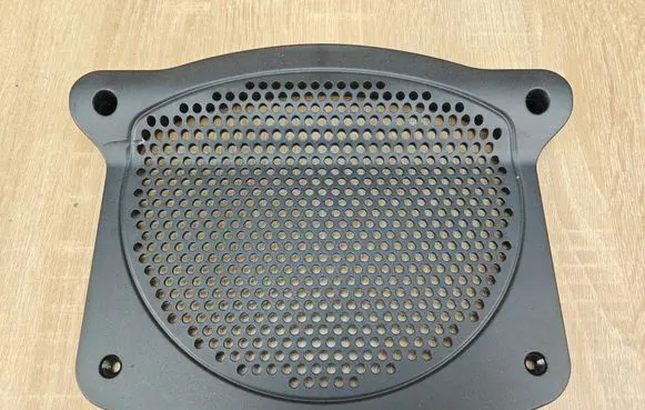 BMW 5 G30 G31 G38 Subwoofer grill/trim 9355524