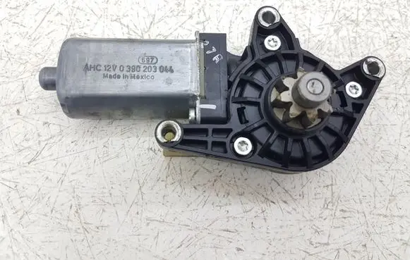 Ford Escape III Seat adjustment motor 0390203044 939732106 B556W
