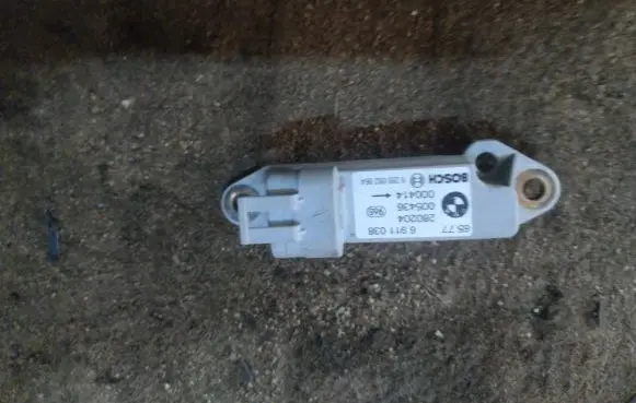 BMW X5 E53 Airbag deployment crash/impact sensor 6911038