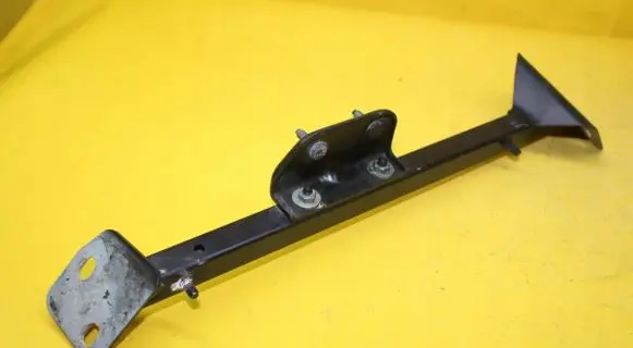 Audi A8 S8 D3 4E Fender mounting bracket 4E0805463