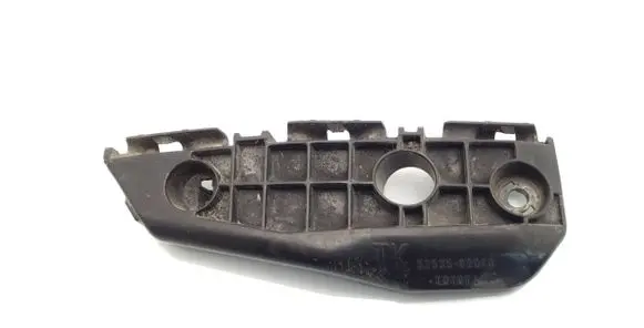 Front bumper mounting bracket
