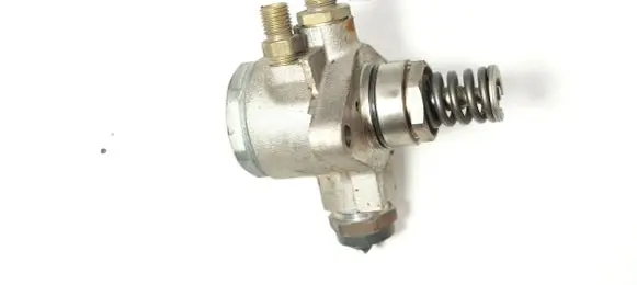 Audi A8 S8 D4 4H Fuel injection high pressure pump 079127026P