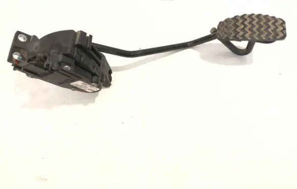 Accelerator throttle pedal