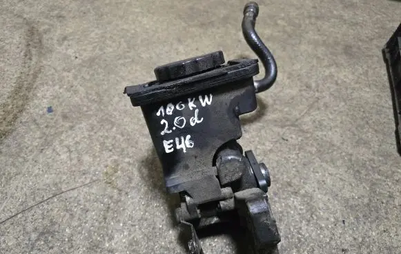 BMW 3 E46 Power steering pump mounting bracket 2247599