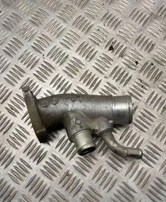 Nissan Juke I F15 Engine coolant pipe/hose 812f11