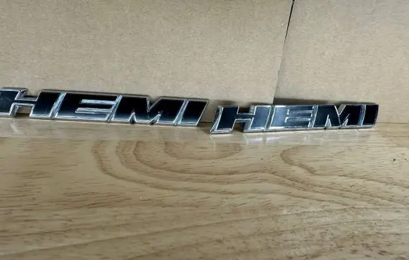 Dodge Challenger Front door emblem/model letters 68086136AD