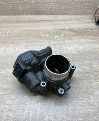 Volkswagen PASSAT B7 Throttle body valve 03L128063K CFF