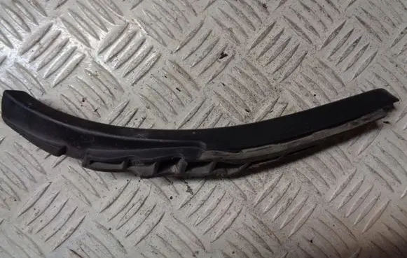 Nissan Note (E11) Windshield trim
