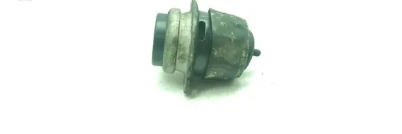 Volkswagen Touareg I Engine mount bracket 7L6199131