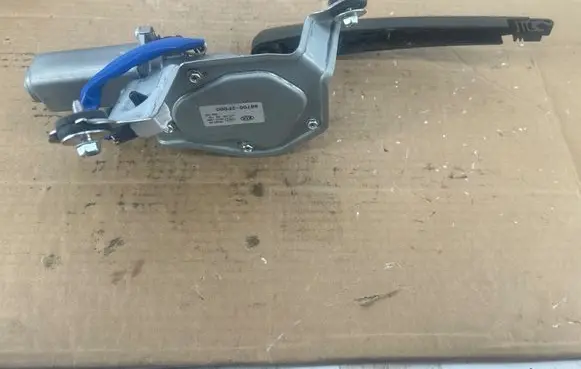 Hyundai i10 Rear window wiper motor 98700