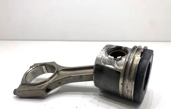 BMW X3 F25 Piston with connecting rod N47D20C