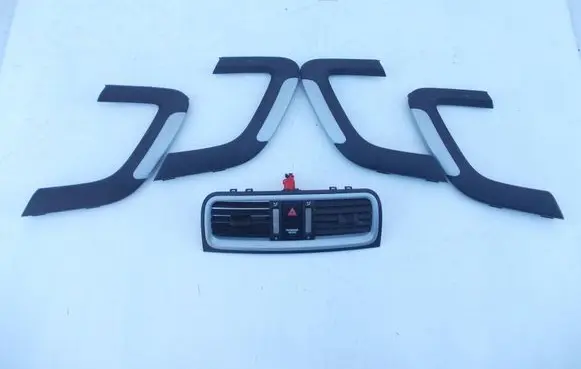 Skoda Fabia Mk2 (5J) Dash center air vent grill 5J0820951