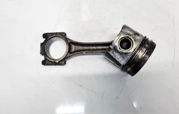 Volkswagen Golf Plus Piston with connecting rod