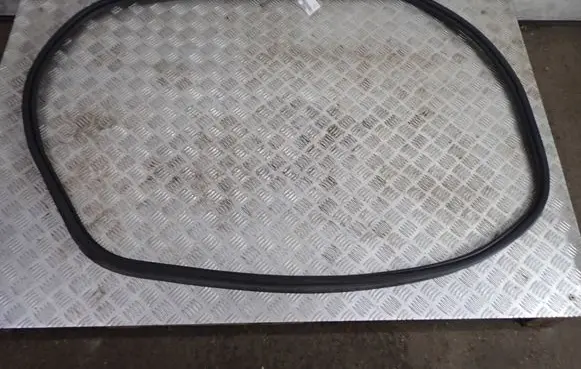 Volvo V70 Trunk rubber seal (body) 