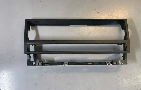 Radio/GPS head unit trim