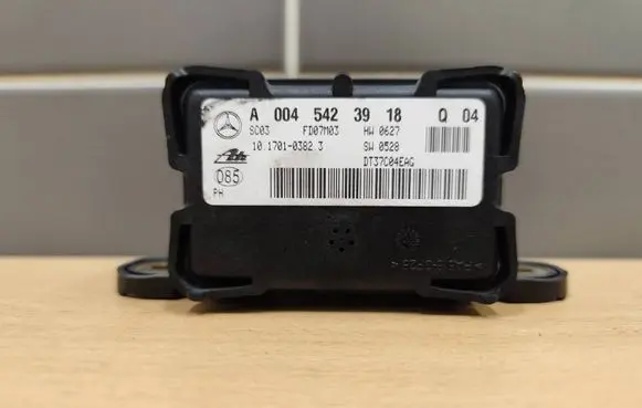 Mercedes-Benz ML W164 ESP acceleration yaw rate sensor A0045423918 10170103823