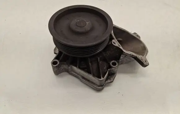 BMW 3 E46 Water pump 4090780