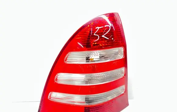 Mercedes-Benz C W203 Rear/tail lights 2038202364