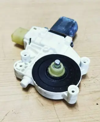 BMW 7 F01 F02 F03 F04 Rear door window regulator motor 70460320
