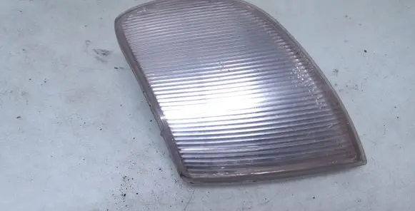 Volkswagen PASSAT B4 Front reflector 185102B