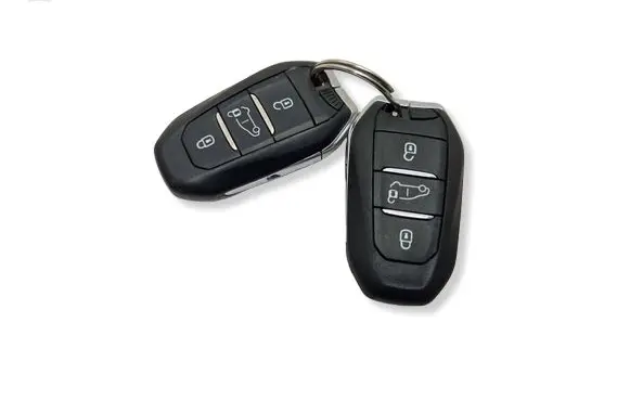 Opel Combo E Ignition key/card 98390668ZD 43392MHZ E479758