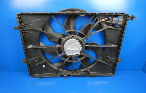 Mercedes-Benz C W205 Electric radiator cooling fan A0999061000