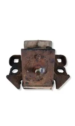 Nissan Pathfinder R51 Engine mount bracket 