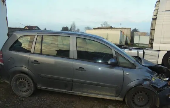 Opel Zafira B Sliding door window/glass 