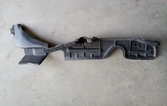 Lexus RX 330 - 350 - 400H Intercooler air guide/duct channel