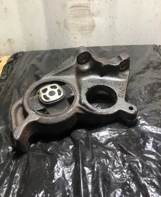 Citroen C4 I Engine mount bracket 9651493280