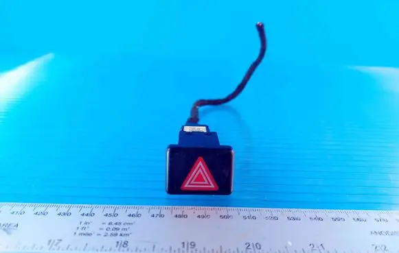 Audi A4 S4 B7 8E 8H Hazard light switch 8E0941509