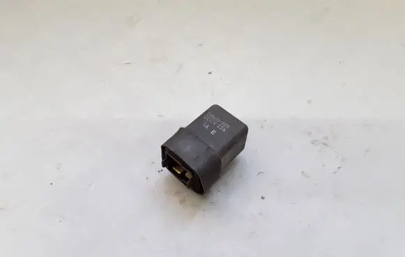 KIA Carens II Other relay E466330331 DC12V