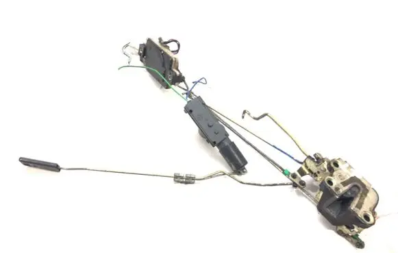 Opel Monterey Front door lock 8943586512