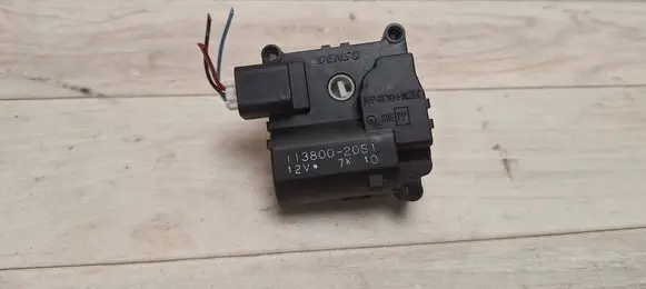 Toyota Corolla Verso AR10 Air flap motor/actuator 1138002051