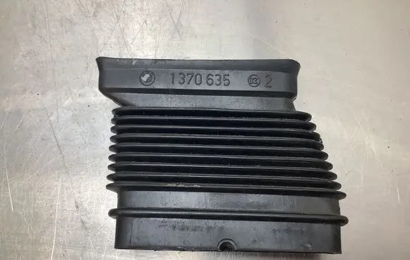 BMW 3 E30 Cabin air duct channel 1370635