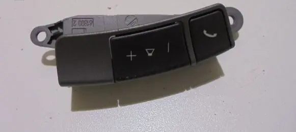 Steering wheel buttons/switches